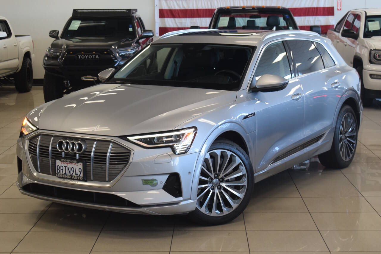 Used 2019 Audi e-tron Prestige w/ Prestige Package AWD/4WD image 13