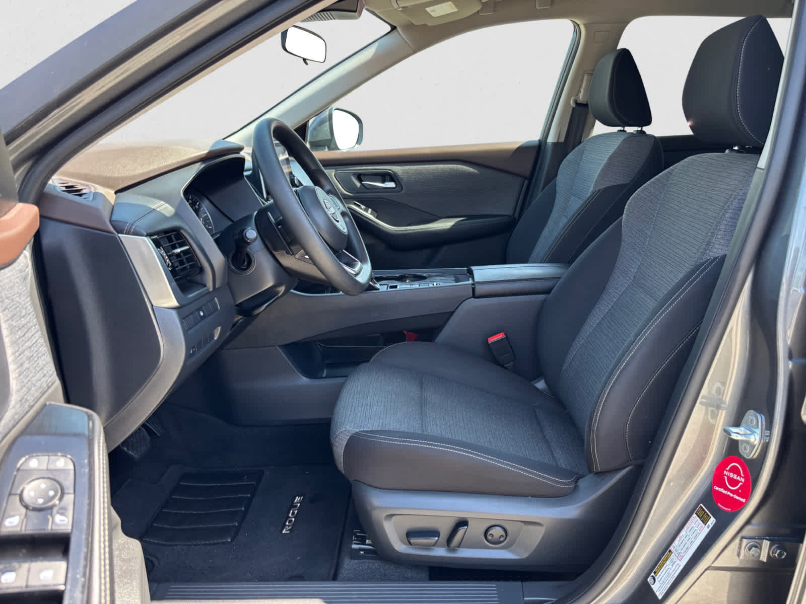 Certified 2023 Nissan Rogue SV FWD image 16