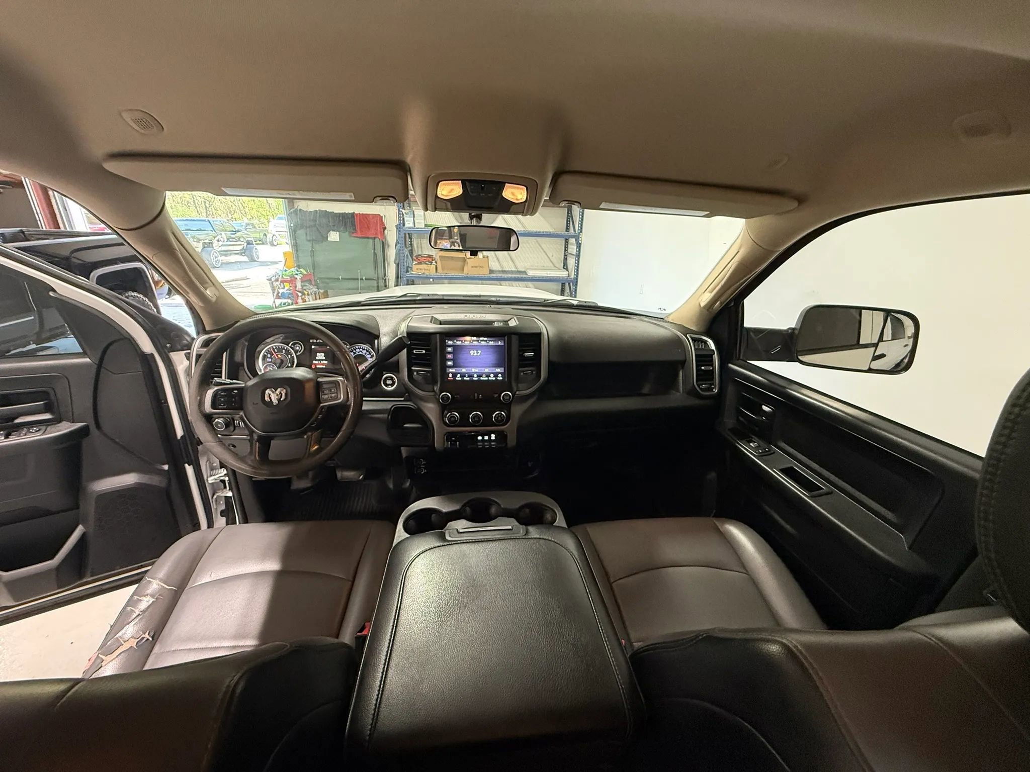 Used 2020 RAM 2500 Tradesman w/ Chrome Appearance Group AWD/4WD image 17