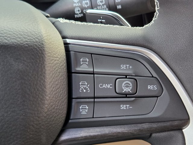 New 2026 Jeep Grand Cherokee Limited w/ Luxury Tech Group II RWD image 23