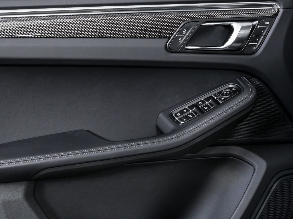 New 2026 Porsche Macan GTS image 6