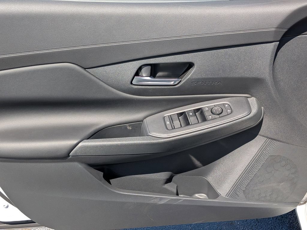 New 2026 Nissan Sentra SV FWD image 9