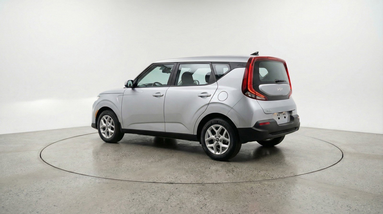 Used 2025 Kia Soul LX w/ LX Technology Package FWD image 6
