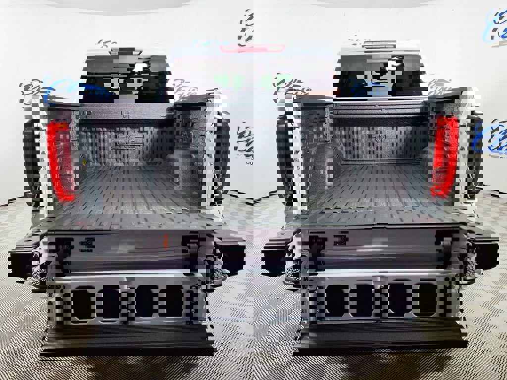 New 2026 GMC Sierra 1500 SLT image 14