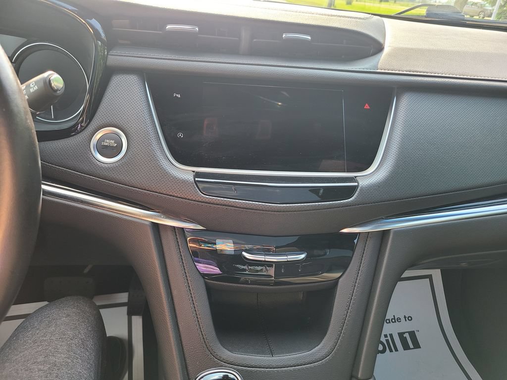 Used 2021 Cadillac XT5 Premium Luxury w/ LPO, Floor Liner Package FWD image 25