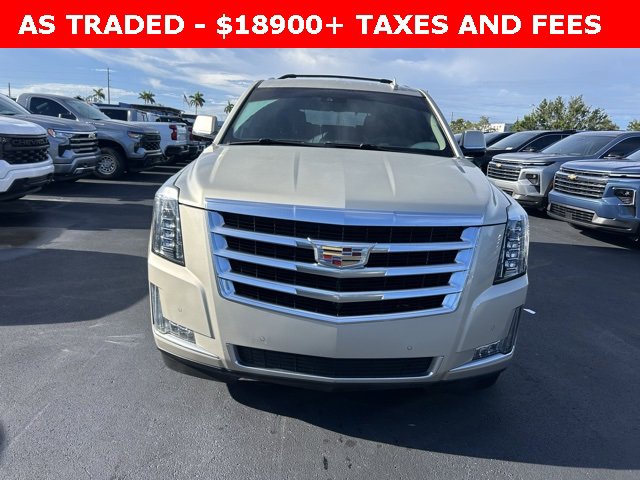 Used 2016 Cadillac Escalade Luxury image 2