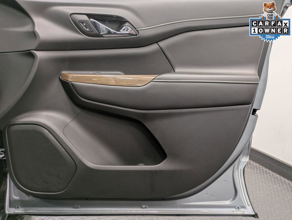 Used 2023 GMC Acadia SLE w/ Driver Convenience Package image 28