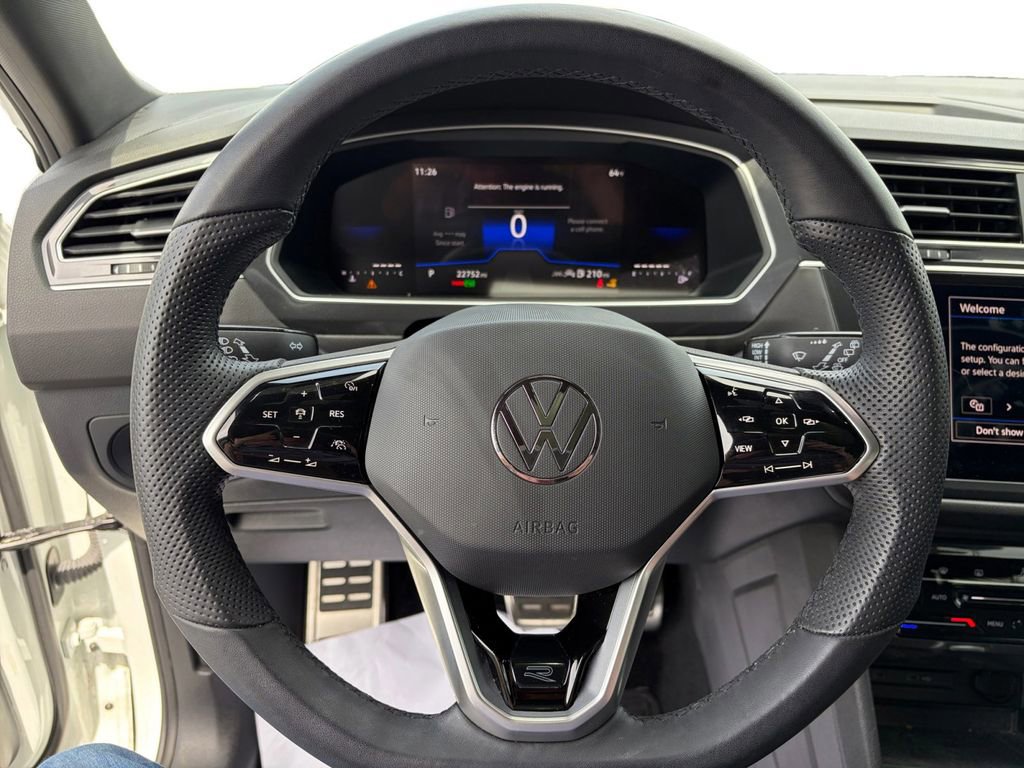 Certified 2024 Volkswagen Tiguan SE R-Line w/ MDO Package, Three-Row FWD image 22