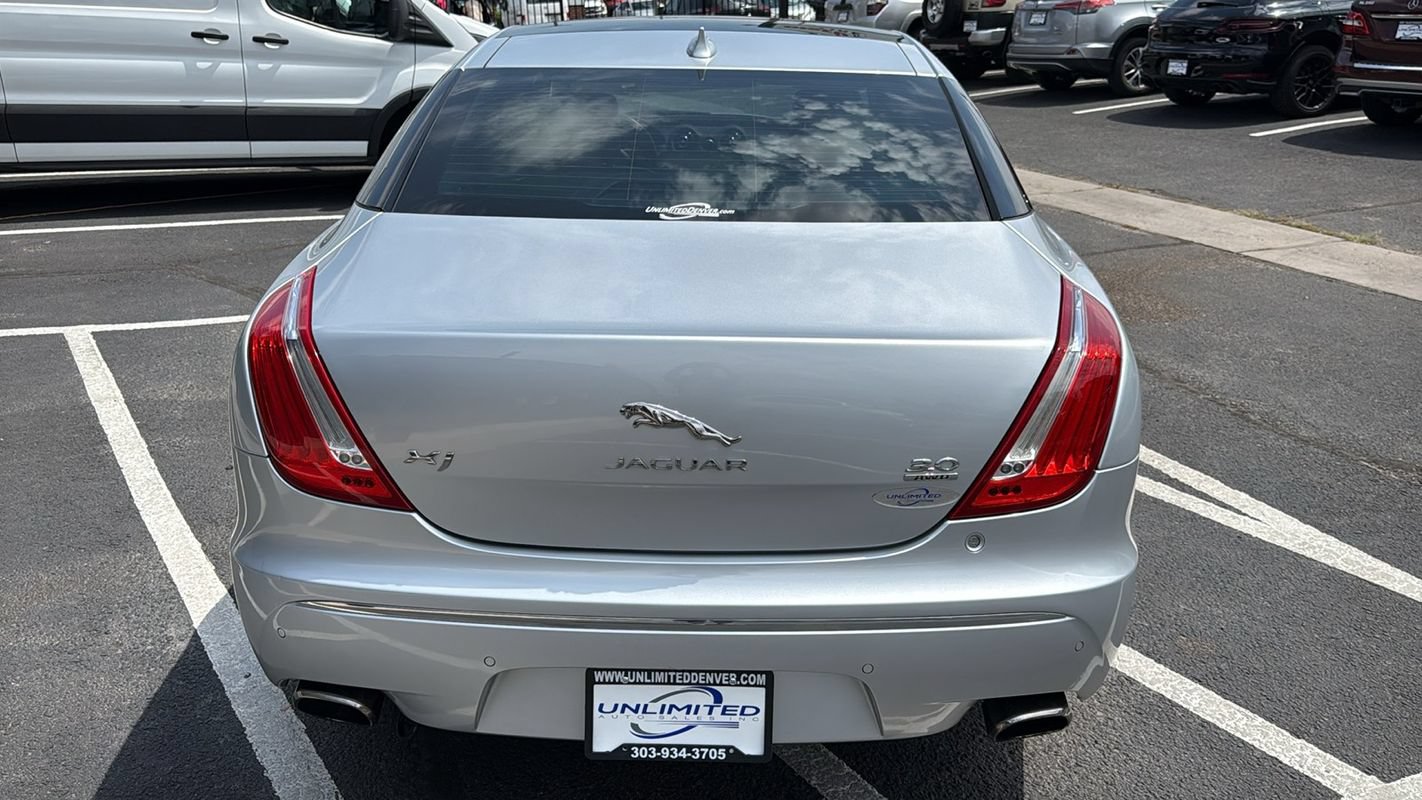 Used 2015 Jaguar XJ AWD image 4