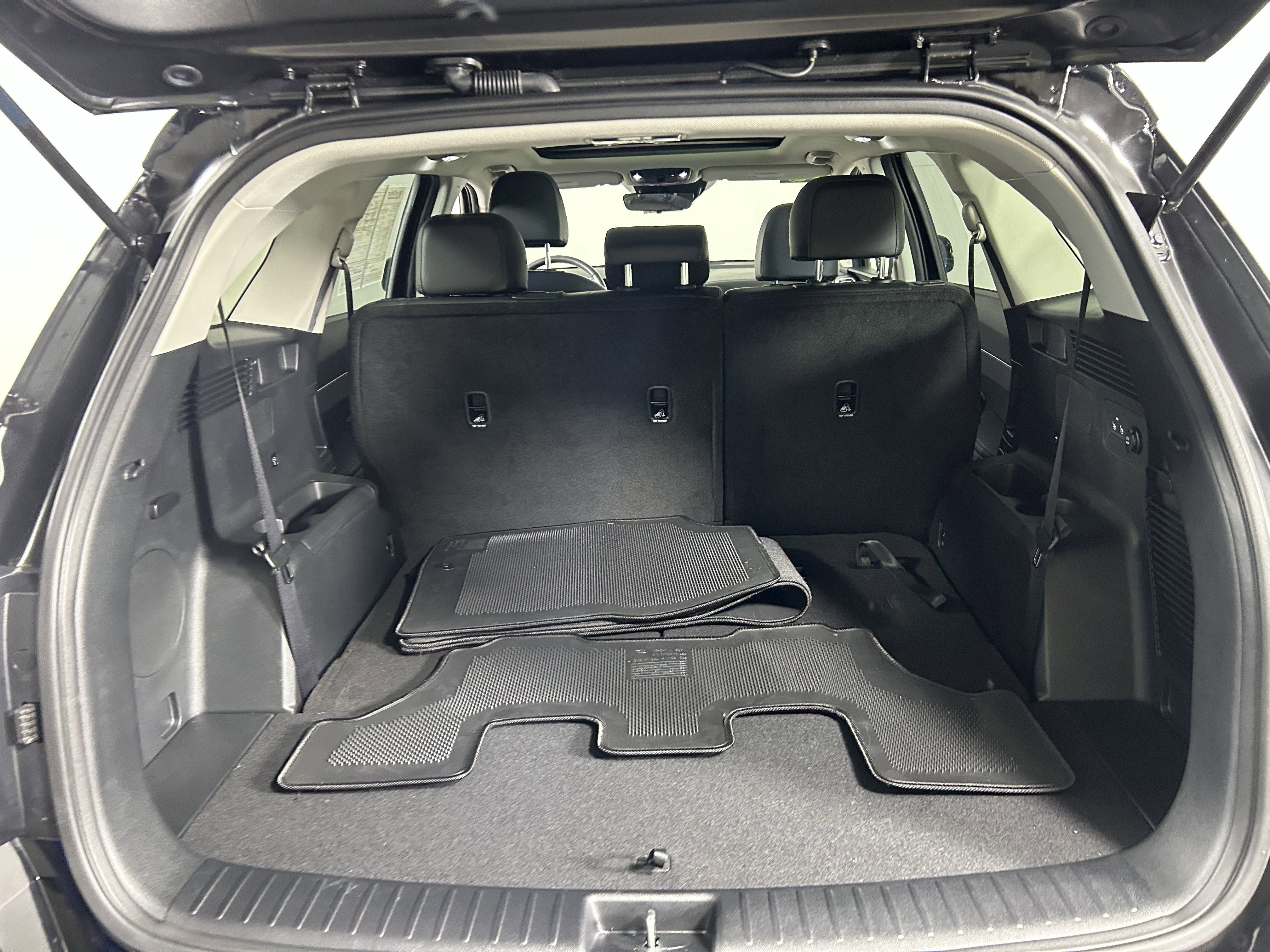 Used 2025 Kia Sorento S w/ Panoramic Sunroof Package image 19