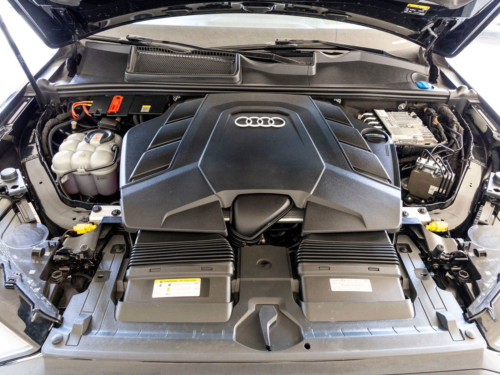 Used 2022 Audi Q7 3.0T Prestige image 31