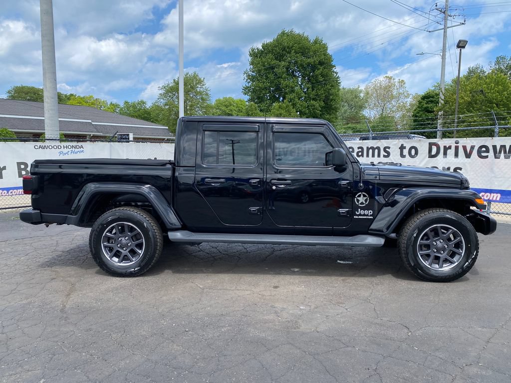 Used 2020 Jeep Gladiator Overland w/ Dual Top Group AWD/4WD image 2