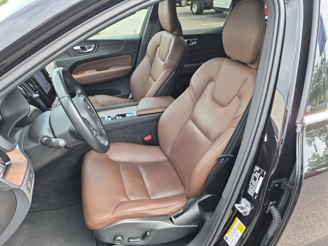 Used 2021 Volvo XC60 T5 Momentum w/ Premium Package AWD/4WD image 22