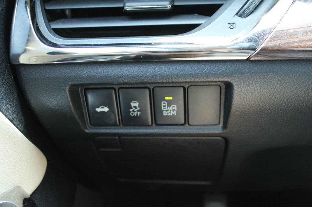 Used 2015 Toyota Avalon XLE Touring FWD image 24
