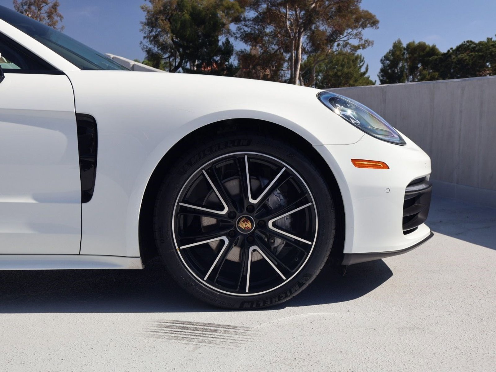 Certified 2022 Porsche Panamera 4 w/ Premium Package image 11