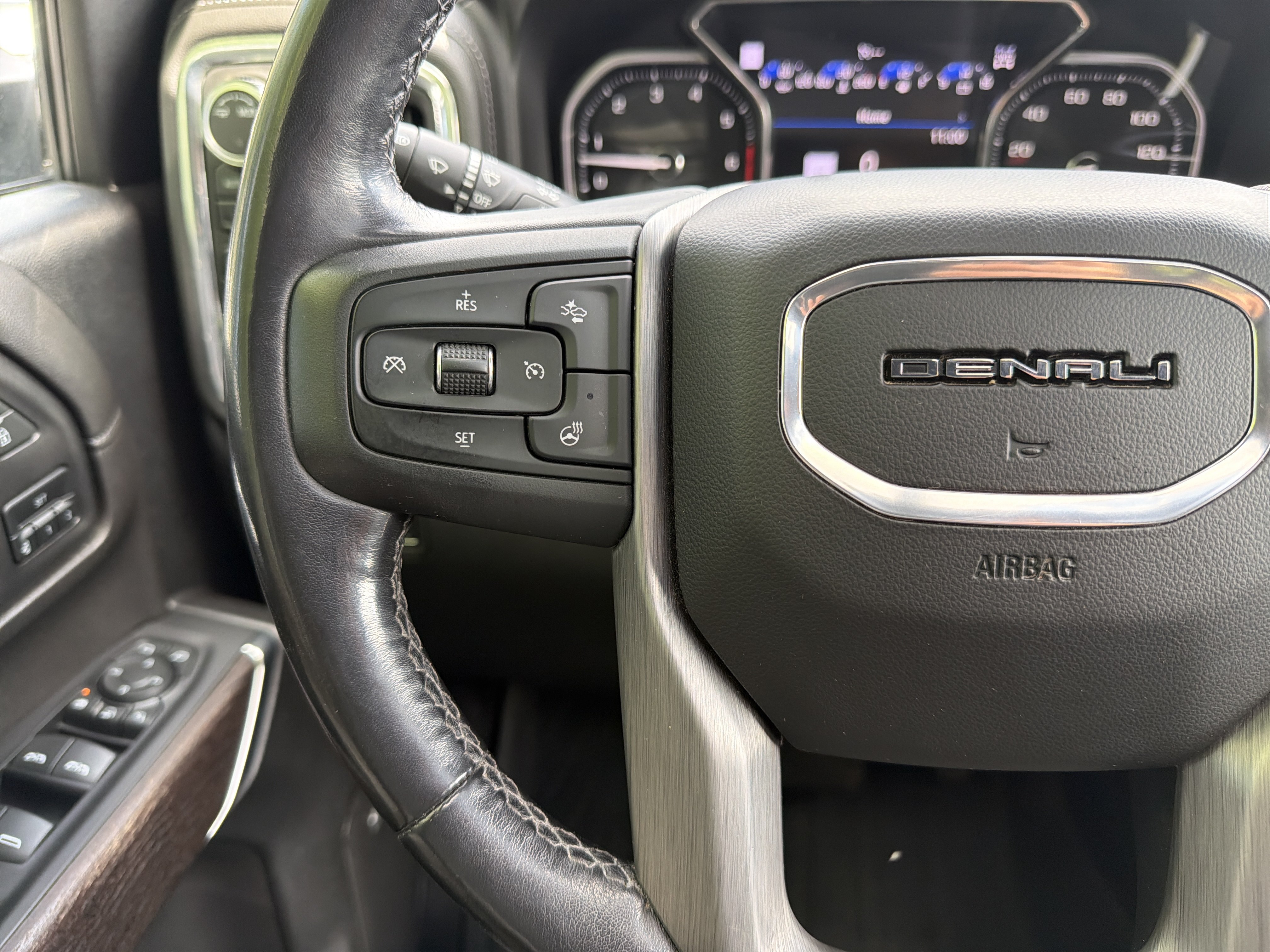 Used 2022 GMC Sierra 2500 Denali w/ Denali Ultimate Package AWD/4WD image 19