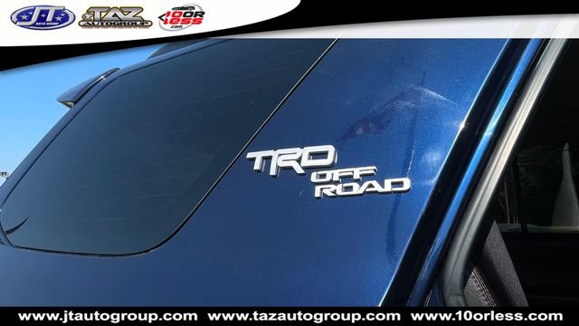 Used 2018 Toyota 4Runner TRD Off-Road Premium AWD/4WD image 10