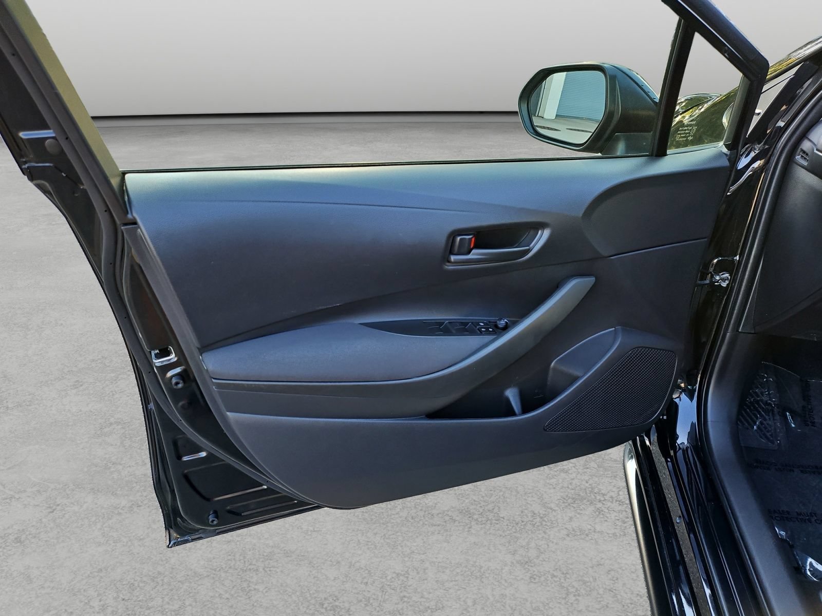 Used 2023 Toyota Corolla LE FWD image 32