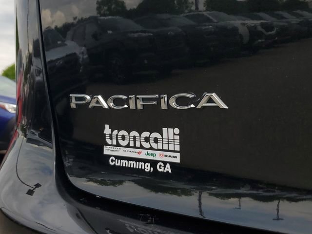 Certified 2023 Chrysler Pacifica Touring-L FWD image 9
