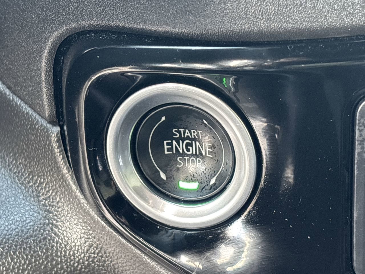 Used 2024 Chevrolet Silverado 1500 ZR2 w/ Technology Package image 26