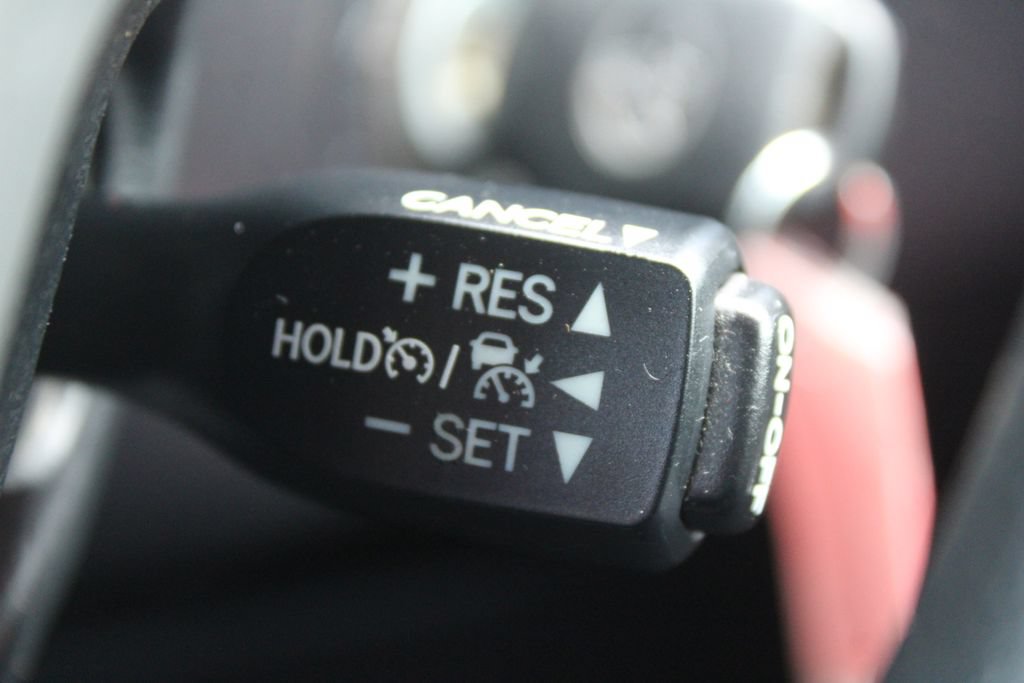 Used 2019 Toyota Highlander LE FWD image 30