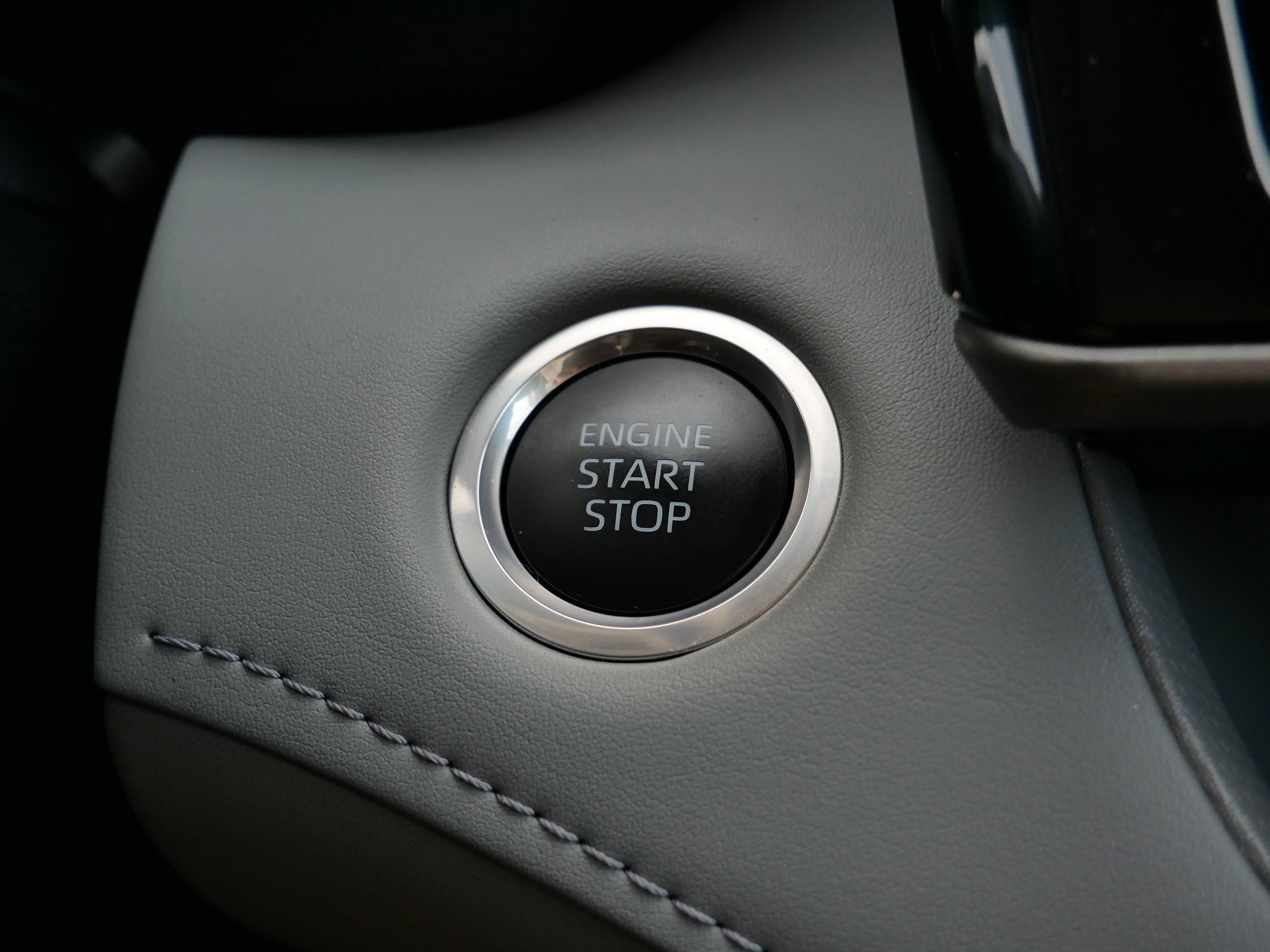 Used 2024 Toyota Highlander Limited image 30