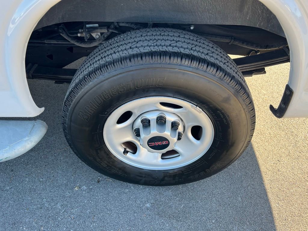 Used 2023 GMC Savana 2500 w/ Driver Convenience Package image 14