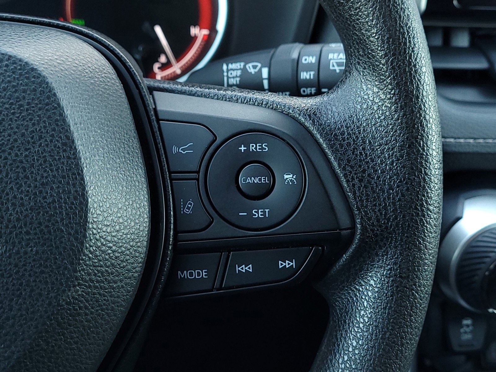 Used 2023 Toyota RAV4 XLE image 20
