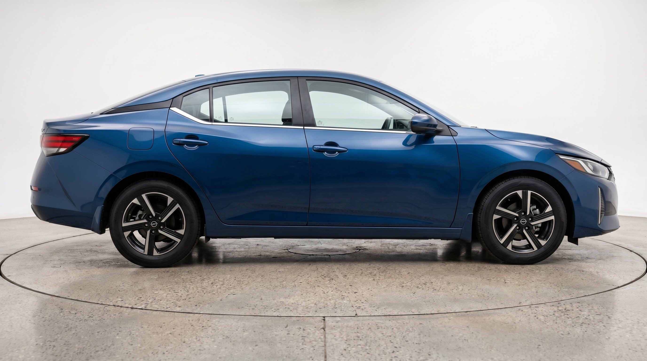 Used 2025 Nissan Sentra SV FWD image 11