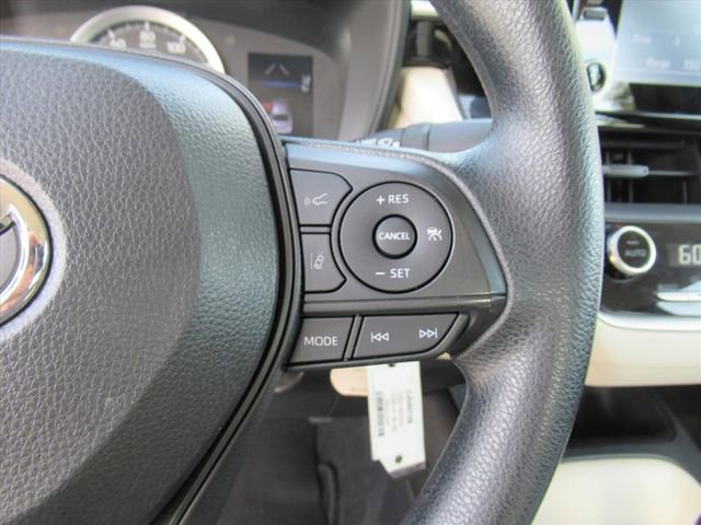 Used 2022 Toyota Corolla LE image 18