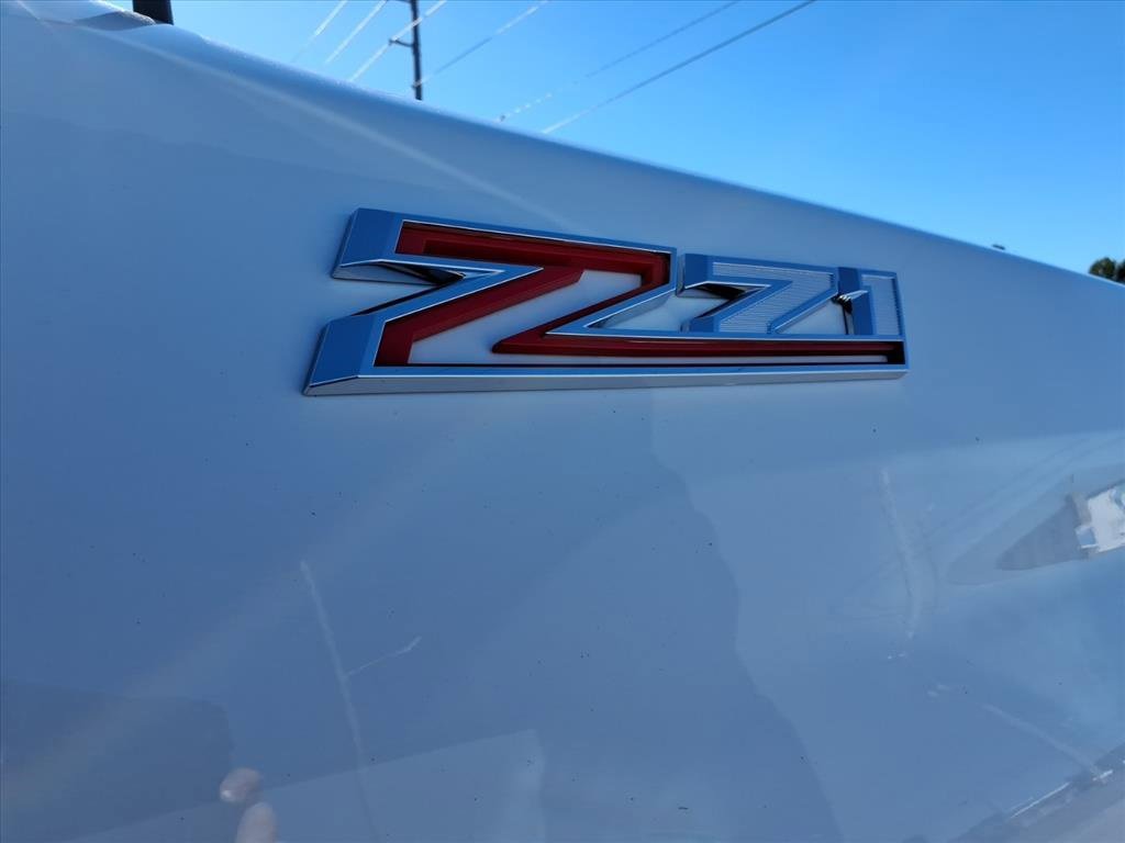 Used 2024 Chevrolet Silverado 2500 LTZ w/ LTZ Convenience Package image 10