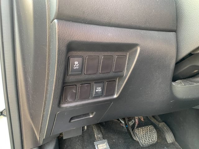 Used 2015 Nissan Pathfinder S AWD/4WD image 30