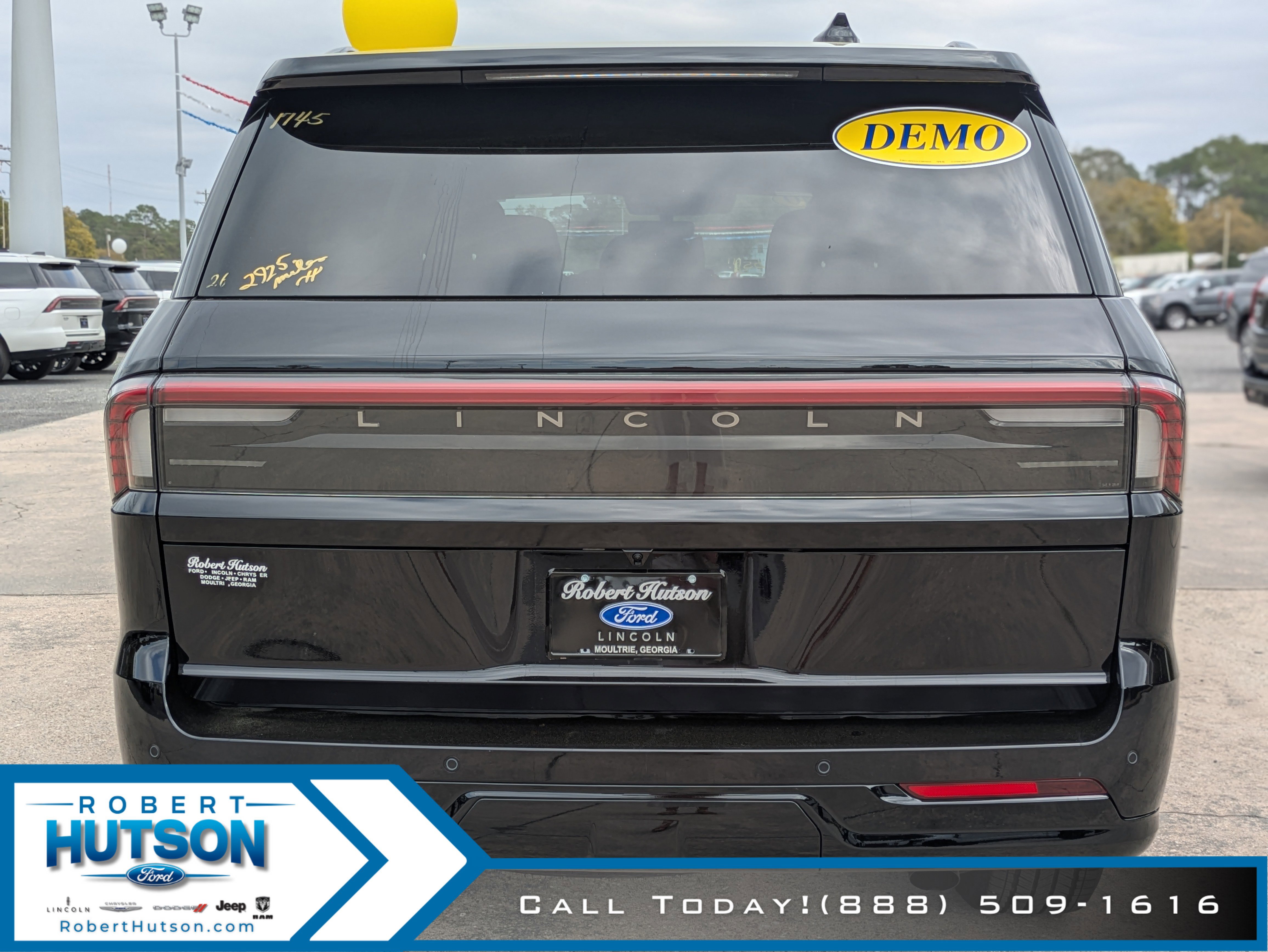 New 2026 Lincoln Navigator Reserve w/ Jet Appearance Package image 7