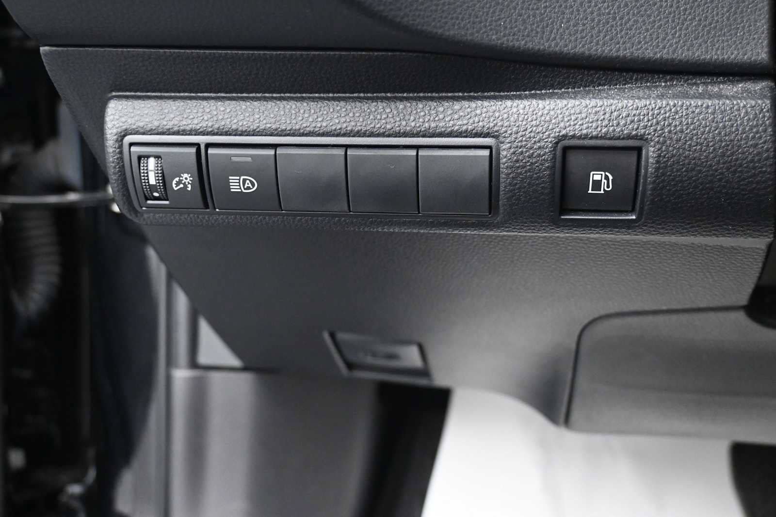Used 2023 Toyota Corolla LE FWD image 10