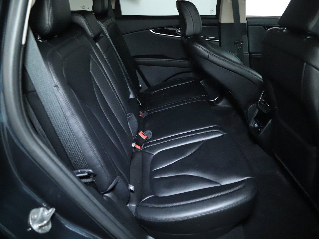 Used 2023 Lincoln Nautilus AWD w/ Premium Package image 32