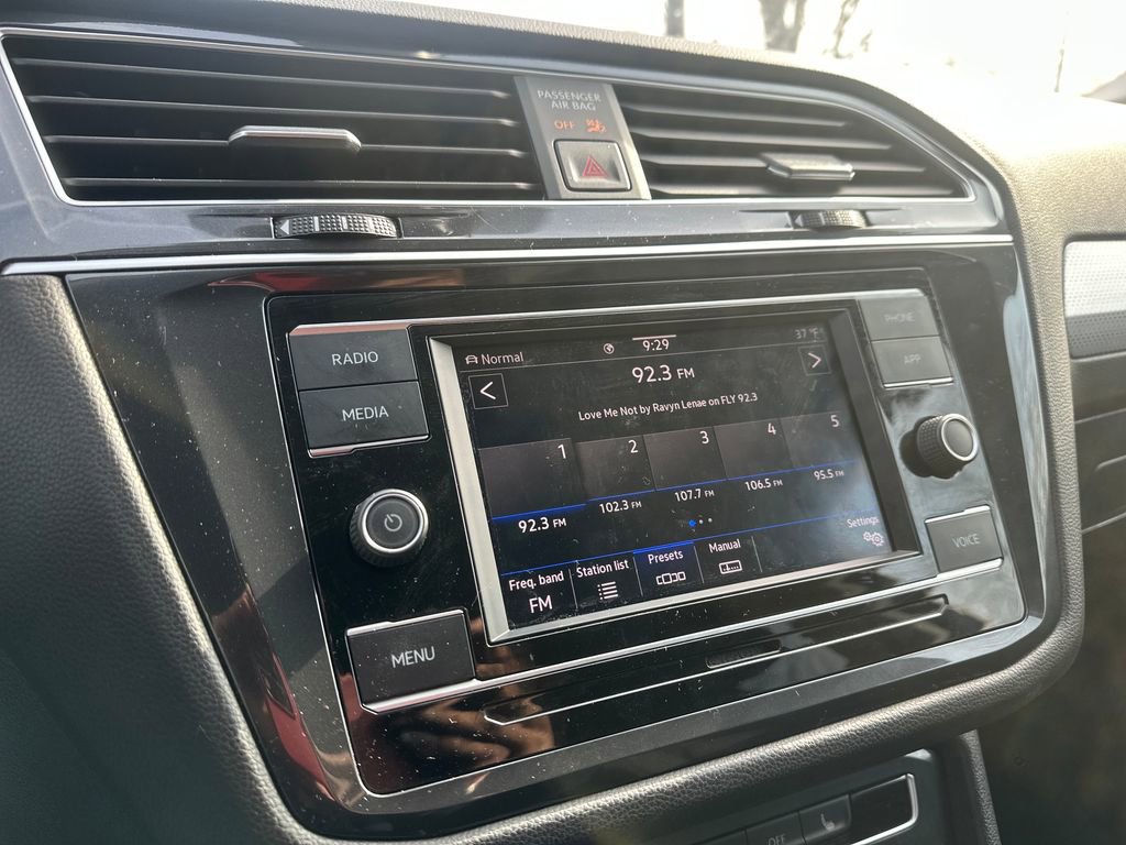 Used 2024 Volkswagen Tiguan S image 9