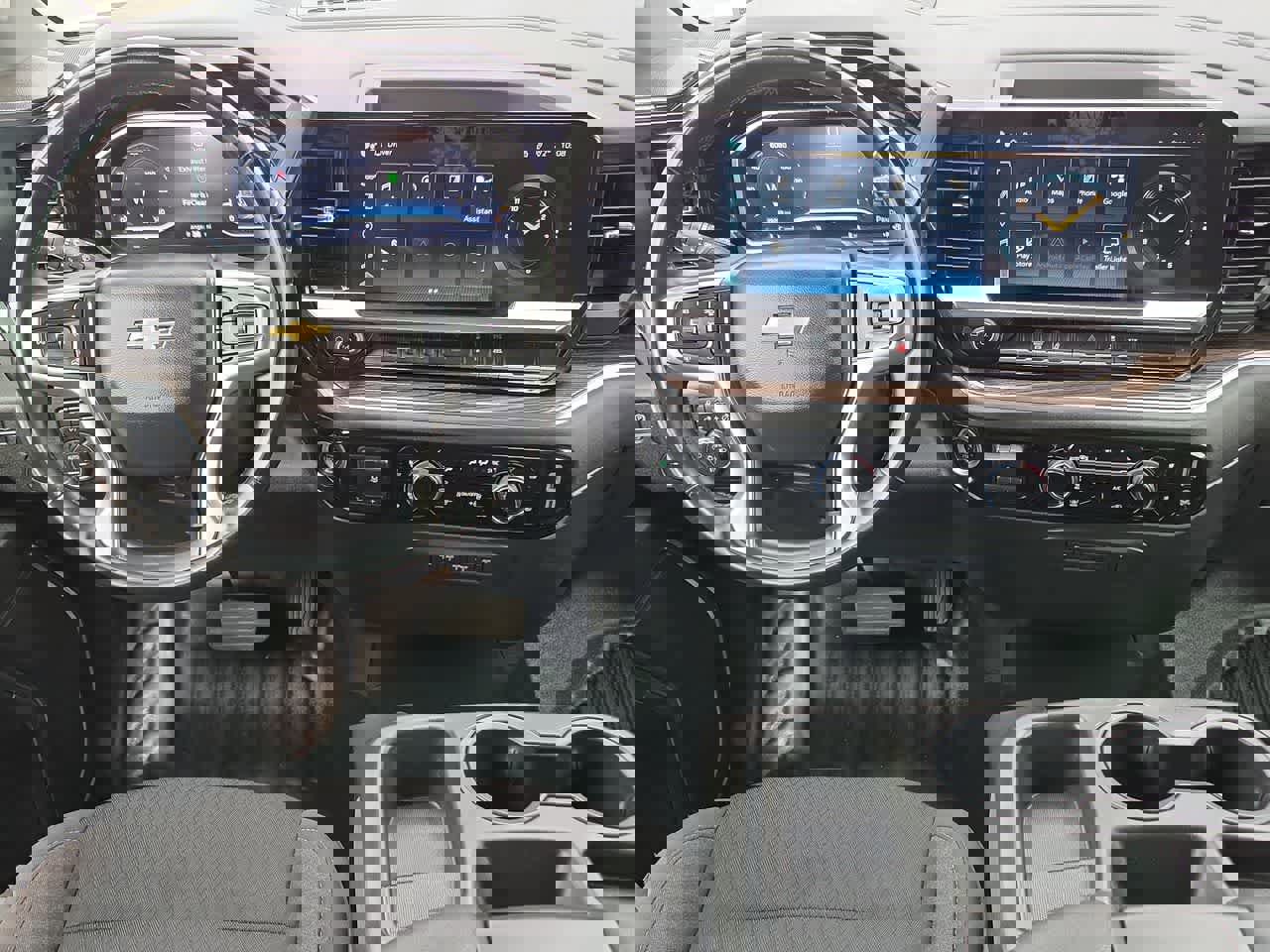 Used 2024 Chevrolet Silverado 3500 LT w/ Convenience Package image 14