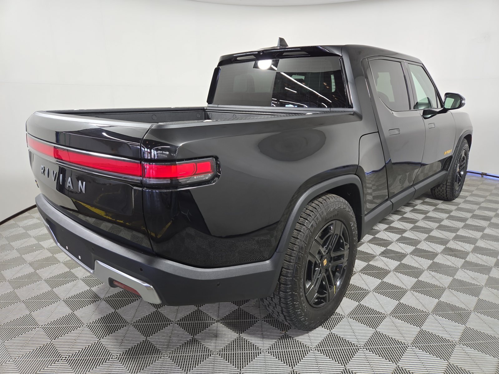 Used 2023 Rivian R1T Adventure Quad AWD/4WD image 5