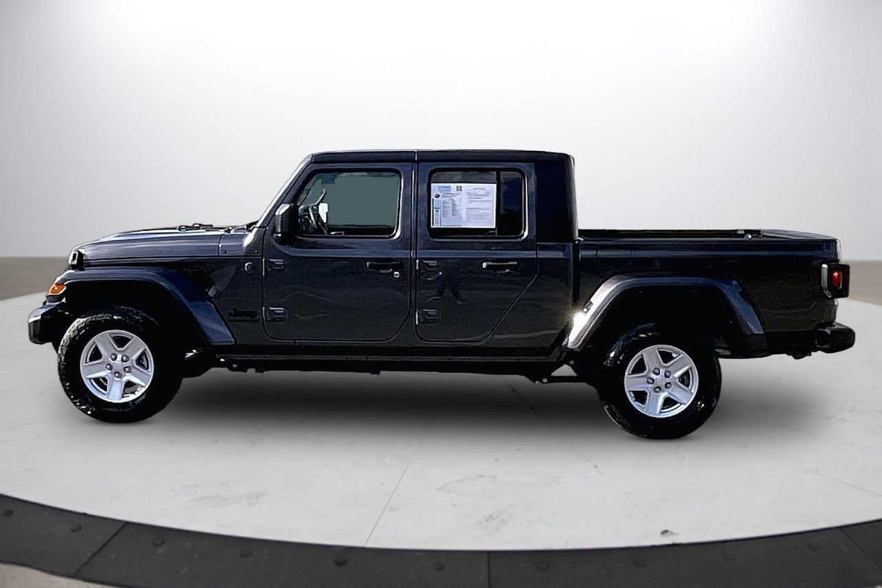 Certified 2022 Jeep Gladiator Sport image 6