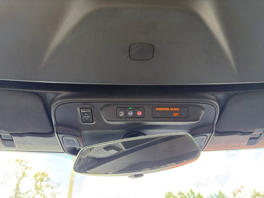 Used 2020 Chevrolet Camaro LT image 24