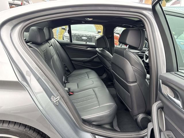 Used 2023 BMW 530i xDrive w/ Executive Package image 12
