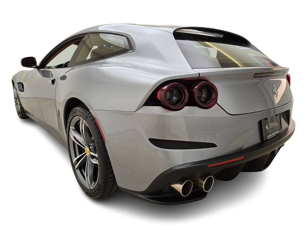 Used 2017 Ferrari GTC4Lusso image 9