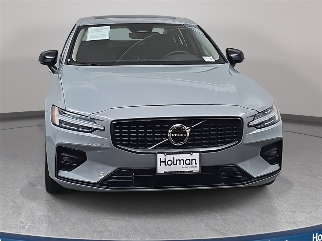 Used 2024 Volvo S60 B5 Core image 9