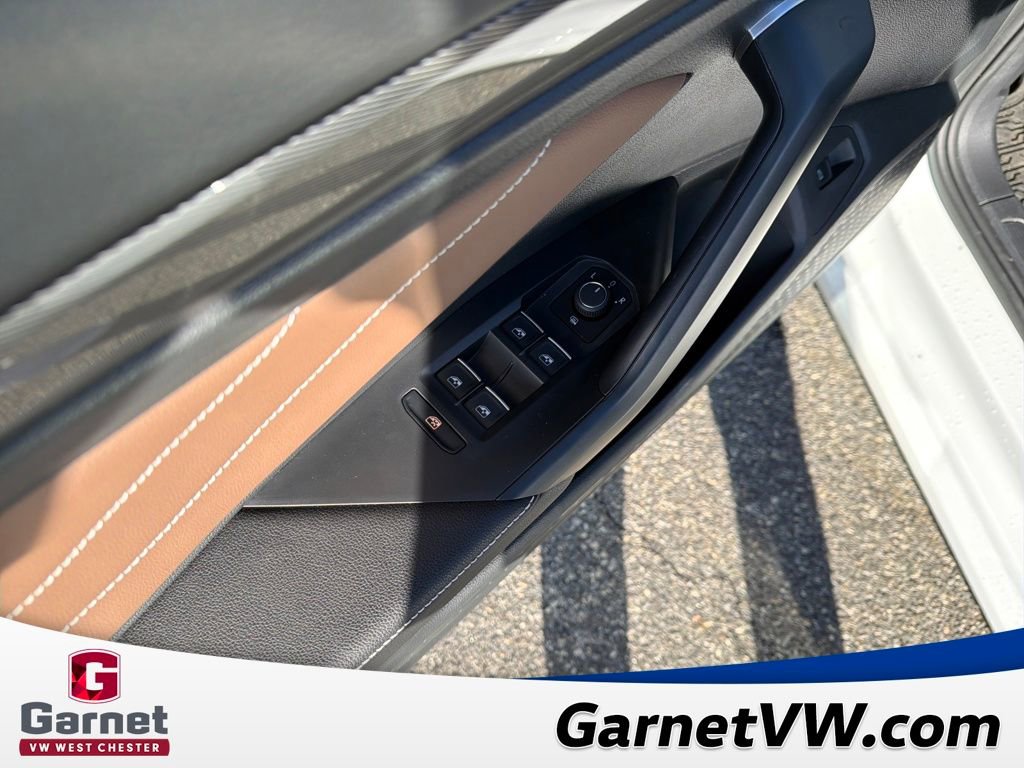 Used 2025 Volkswagen Jetta SEL image 12