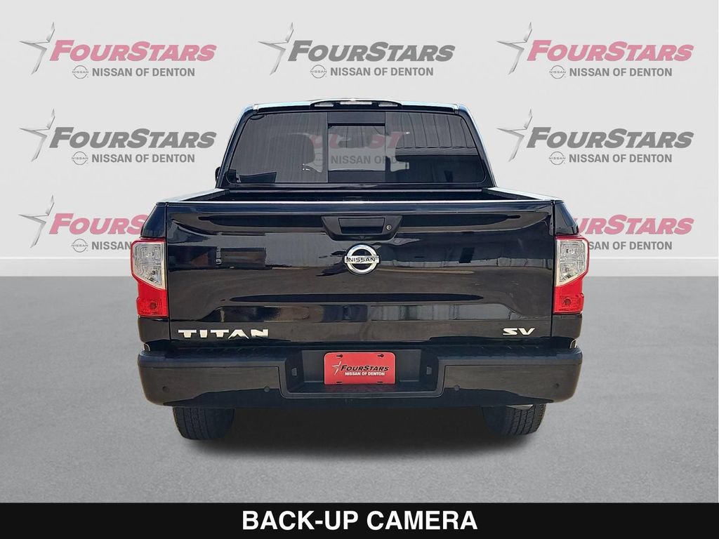 Used 2021 Nissan Titan SV RWD image 3