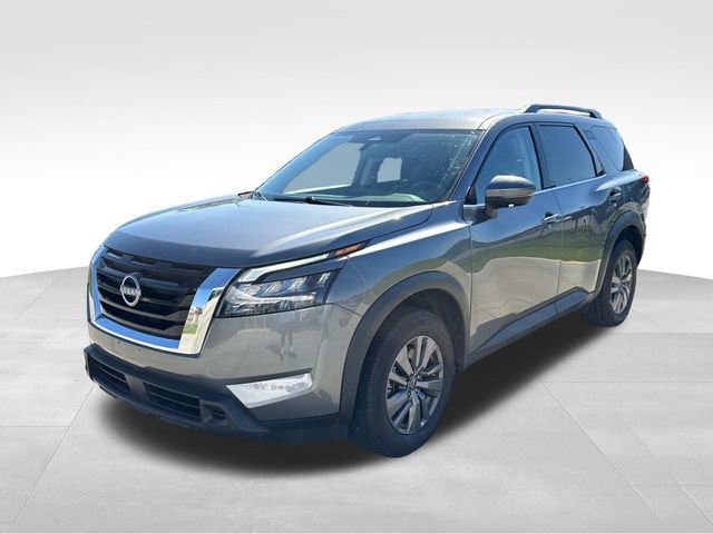 Used 2024 Nissan Pathfinder SV FWD image 3