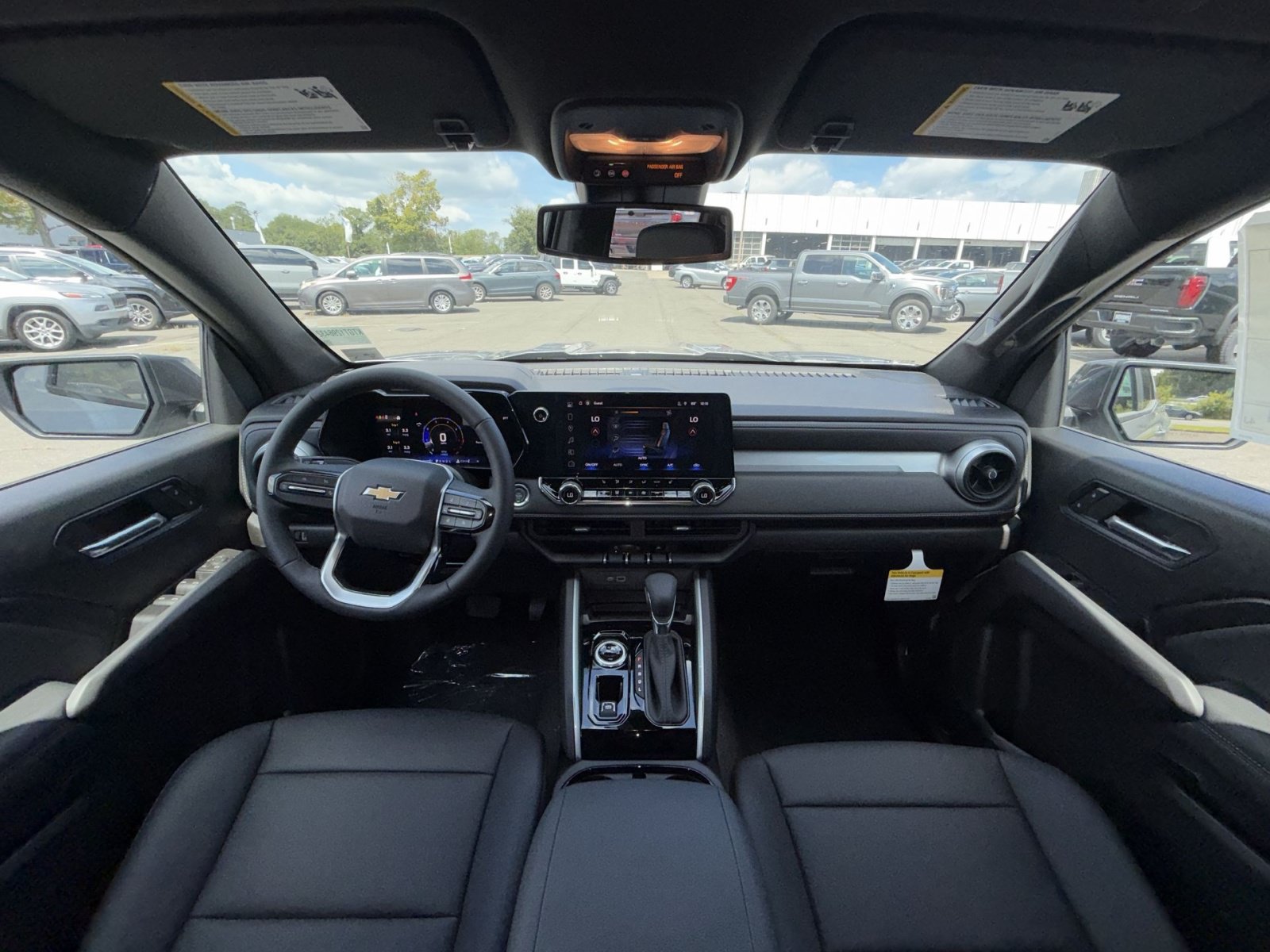 New 2026 Chevrolet Colorado LT w/ LT Convenience Package AWD/4WD image 23