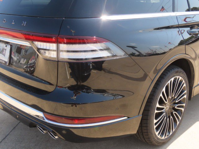 Certified 2023 Lincoln Aviator Black Label w/ Class IV Trailer Tow Package AWD/4WD image 10