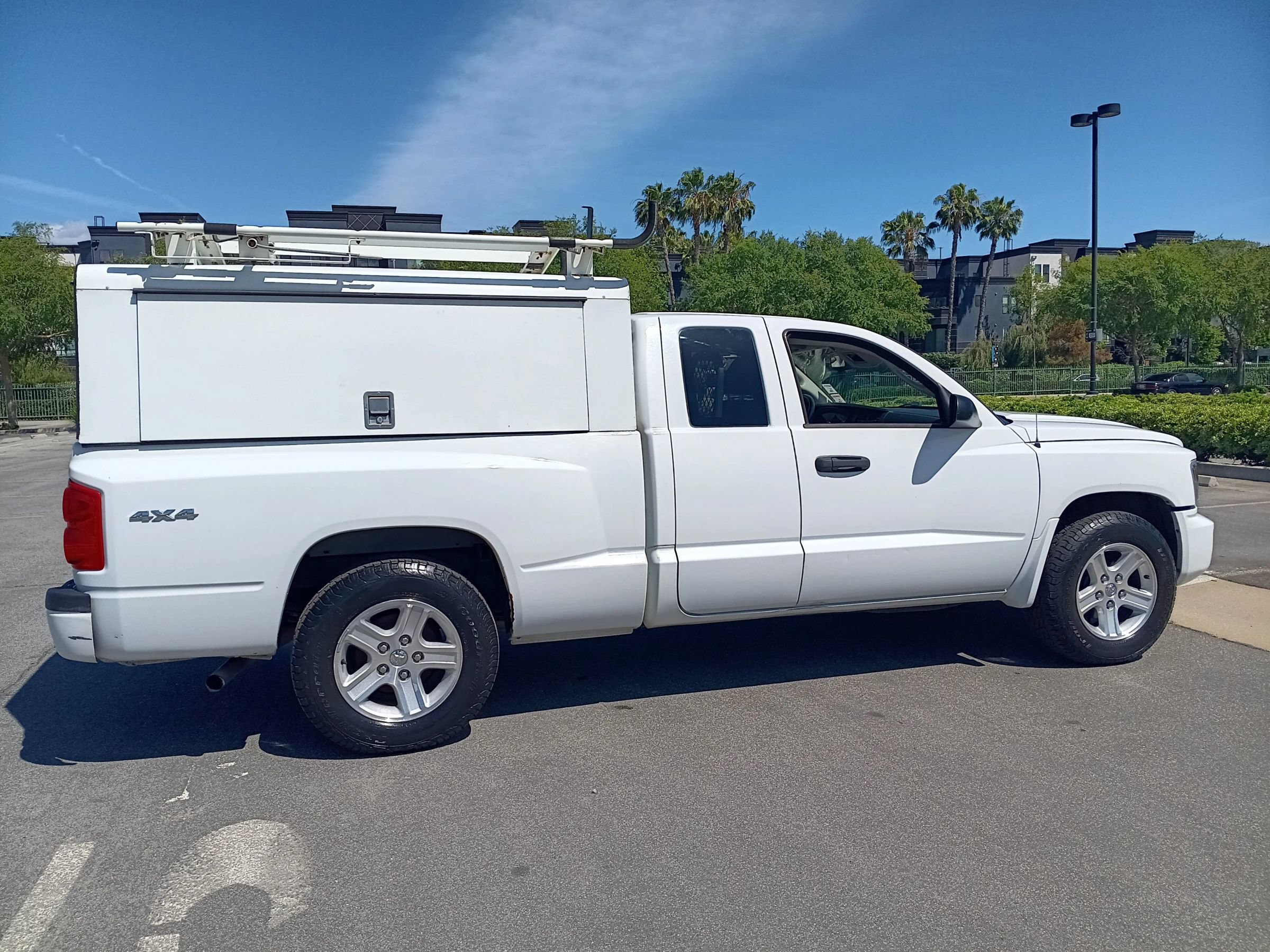 Used 2011 Dodge Dakota Big Horn w/ Skid Plate Group AWD/4WD image 4