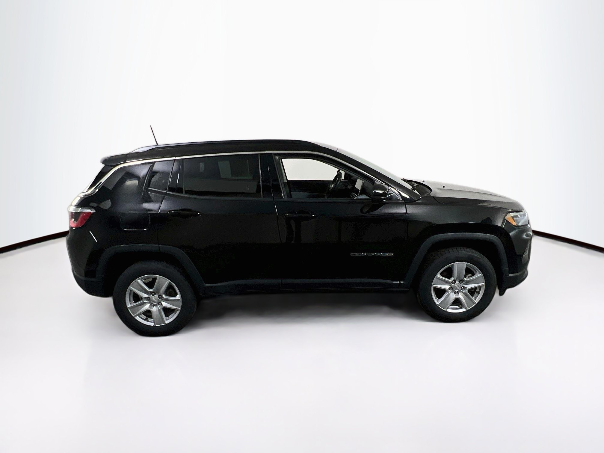Used 2022 Jeep Compass Latitude AWD/4WD image 4